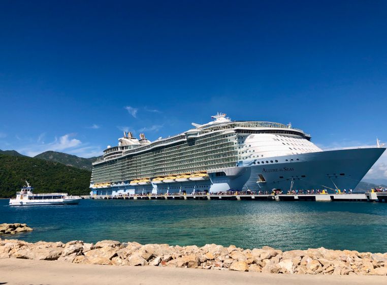 Singapore: Cruising Beyond City-State